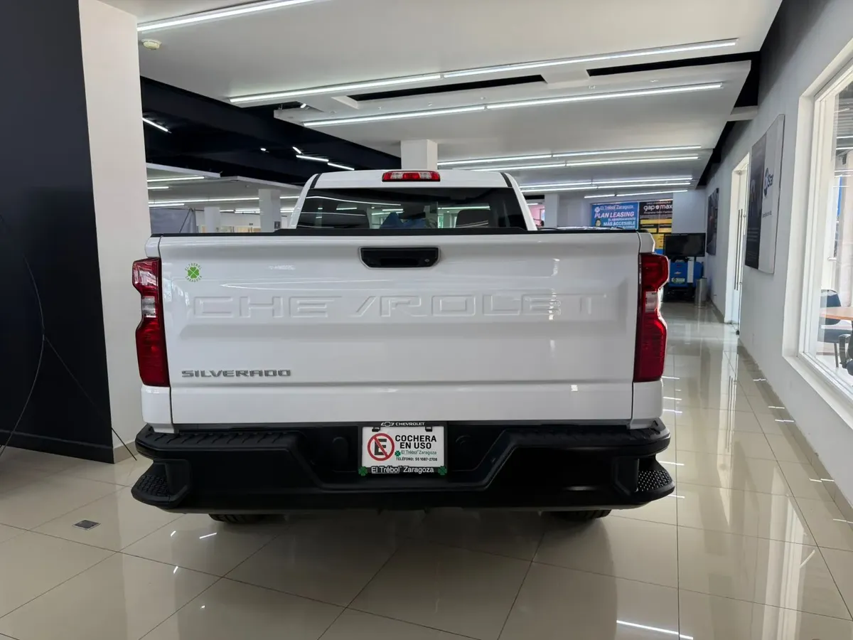 Chevrolet Silverado 2026 5.3 V8 Cabina Regular 4x4 At