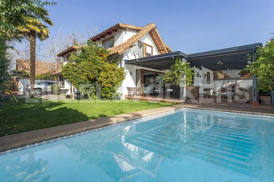Casa En Venta - San Carlos De Apoquindo