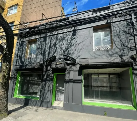 Local Comercial Remodelado A Pasos De Tribunales