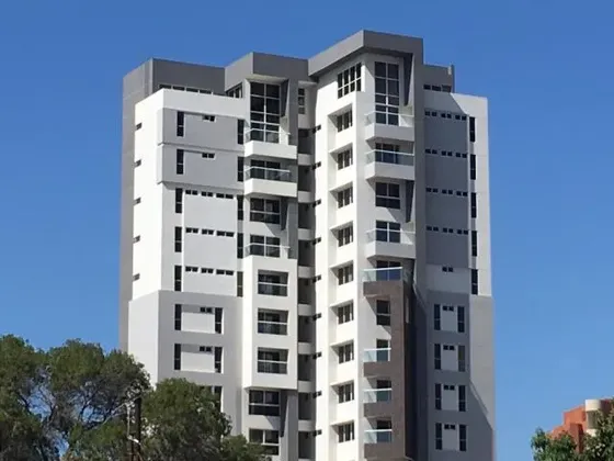 En Venta, Torre 9. Apto En Gris, Piso Bajo. Financiamiento 18 Meses. Planta Eléctrica Y Pozo. Amplia Área Social,cocina Y Lavandería, 2 Habit. C/u Con Baño Y Con Posibilidad A Una 3era. Piso 1 . R.f.