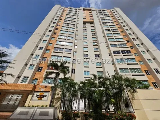 Hermoso Apartamento Y Moderno En Prestigiosa Res. Terra Nova, Base Aragua Maracay (jbra Cod. 26-21876)