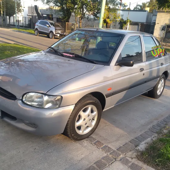 Ford Escort 1.8 Clx 5 P