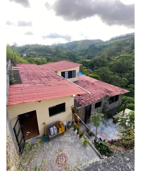Terreno Con 3 Casas En Venta Ubicado En Colinas De San Diego