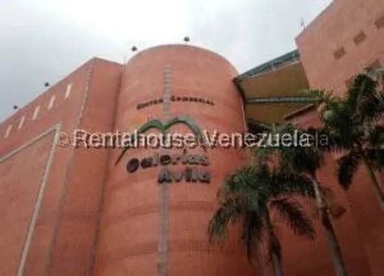 Extraordinario Local Comercial En Alquiler. Urb. San Bernardino.