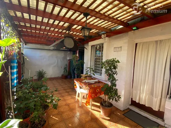 Casa En Venta De 2 Dorm. En Renca