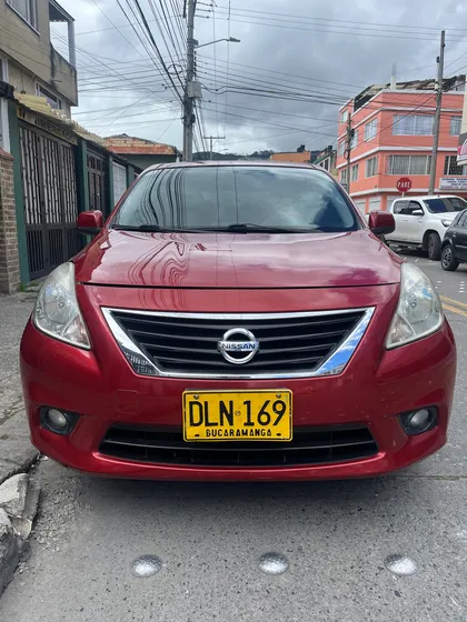 Nissan Versa 1.6 Sense