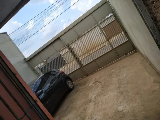 Imóvel Com 3 Construções Em Nerópolis Go 