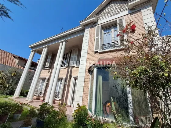 Maravillosa Casa Georgian En Venta De 6 Dorm. Providencia