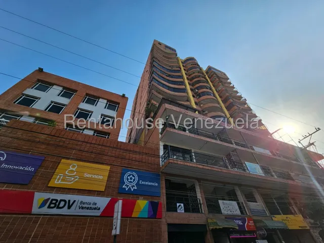 Asg Grandioso Apartamento De 172mts En Calle Paez De La Zona Centro De Maracay 25-19752
