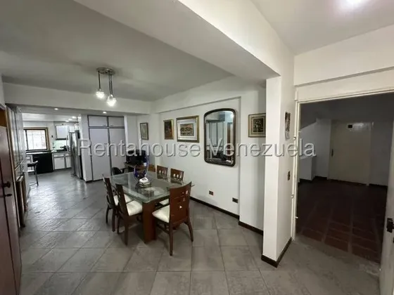 Si Buscas Amplitud, Privacidad Y El Privilegio De Vivir Frente A Nuestro Imponente Avila, Mls #27-3738