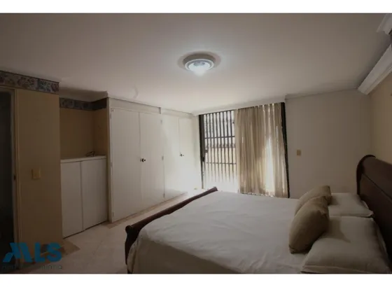 Gran Apartamento En El Corazón De Medellín!(mls#244144)