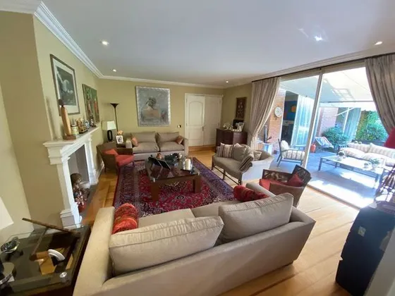 Bella Casa En Venta En Los Trapenses Amplios Espacios!