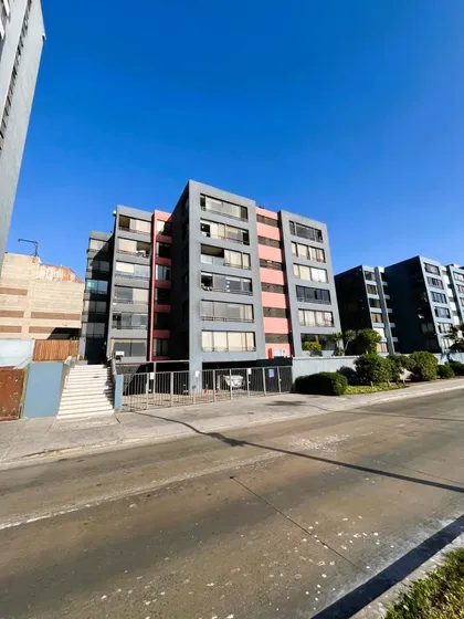 Arriendo Amplio Departamento Amoblado