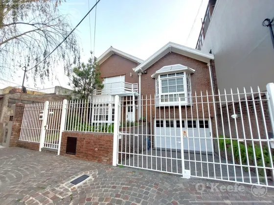 Casa En Venta De 5 Ambientes En Quilmes