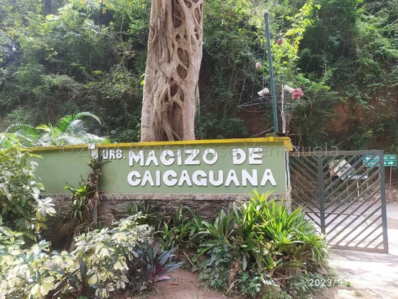 Yb Se Vende Terreno Amplisimo Terreno En El Macizo De Caicaiguana  #24-12428