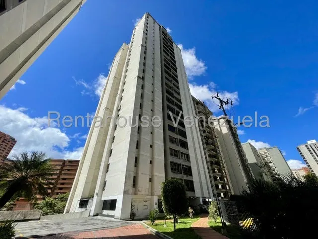 En Alquiler Apartamento En El Cigarral 25-1390 Le
