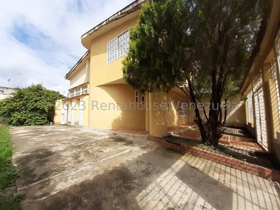 Imponente Casa En Venta En Corinsa Cagua De Dos Niveles Holder 24-17367