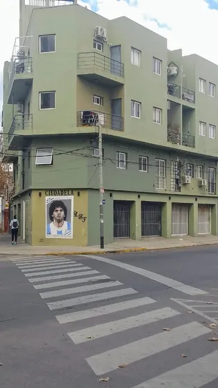 Venta Departamento Con Balcòn Y Cochera