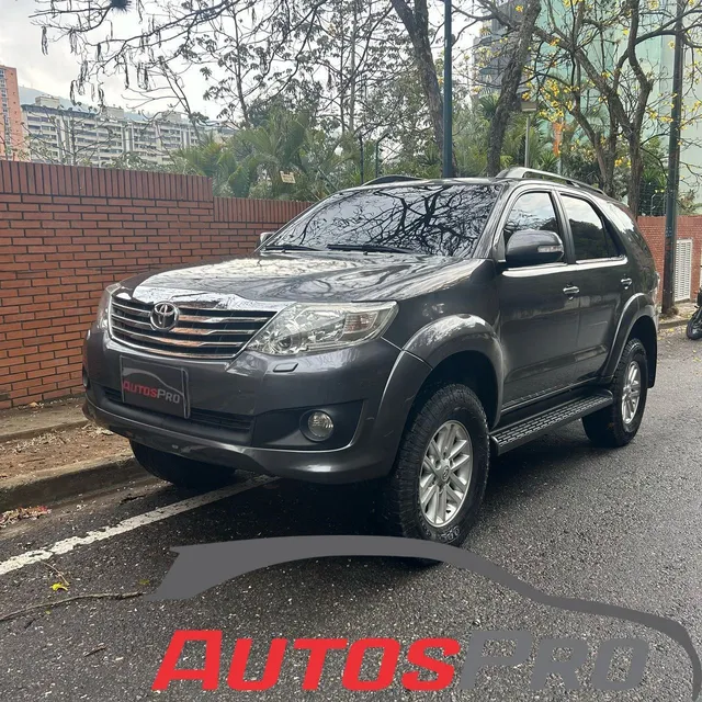 Toyota Fortuner .
