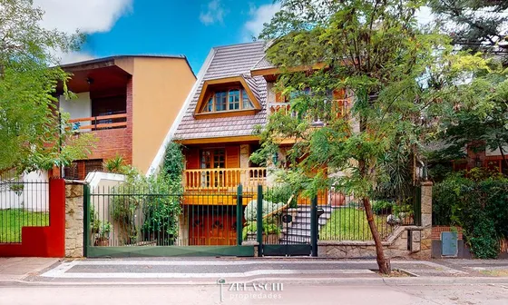 Casa En Venta Sobre Calle Bradley  - Ciudad Jardín- Zelaschi Propiedades