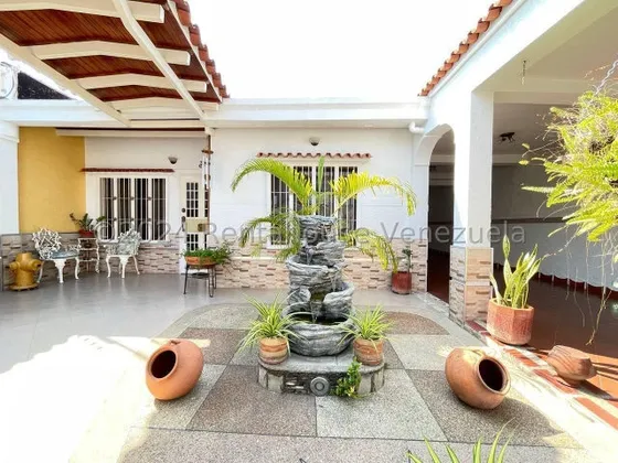 Casa En Venta Amoblada Urb Villas Del Centro La Morita Maracay 24-15171 Apd