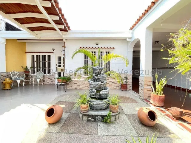 Casa En Venta Amoblada Urb Villas Del Centro La Morita Maracay 24-15171 Apd