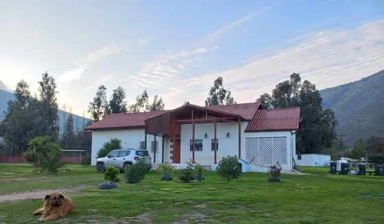 Casa Solida En Parcela 