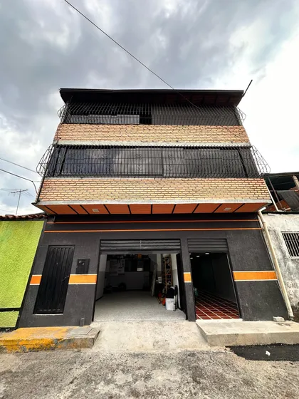 Edificio En Venta De 3 Niveles Pasaje Cumaná /im