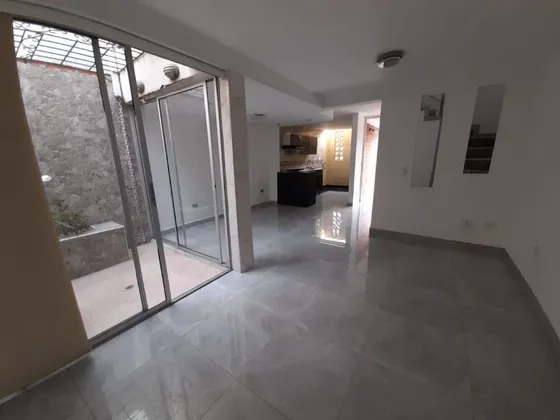 Ciudad Santa Bárbara - Casa En Conjunto Cerrado