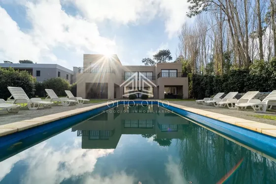 Casa En Venta En Punta Del Este, Barrio Privado La Arbolada 