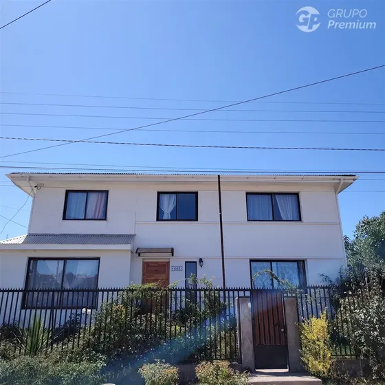 Casa En Arriendo De 4 Dorm. V. Del Mar, Viila Independencia