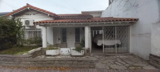 Casa 3 Dormitorios En Temperley Este