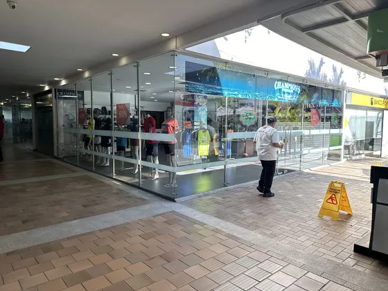 Local En Arriendo, Centro Comercial Holguines Trade Center