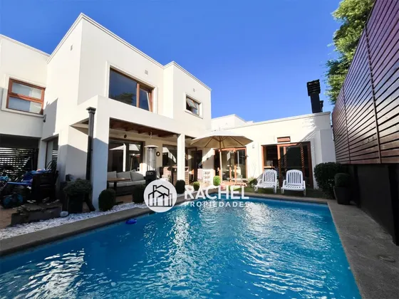 Se Vende Impecable Y Ampliada Casa- Exclusivo Y Consolidado 