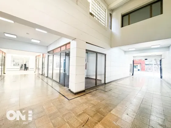 Arriendo Local Comercial En Galeria En Santiago Centro