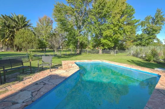 Venta Casa Con Piscina Barrio Banco Provincia 