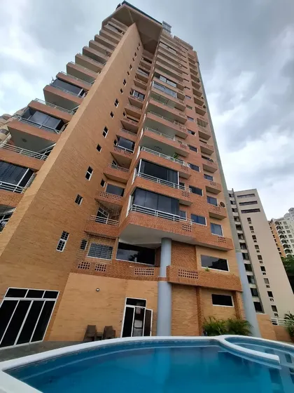 Apartamento En Alquiler Amoblado El Bosque Planta Y Pozo (ac)