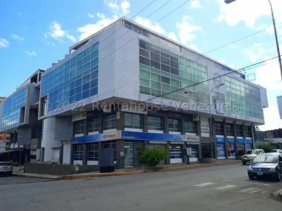 Ivonne Bracho Vende Hermosa Oficina Con Ubicación Estratégica En El Este De Barquisimeto. Mls #23-26479