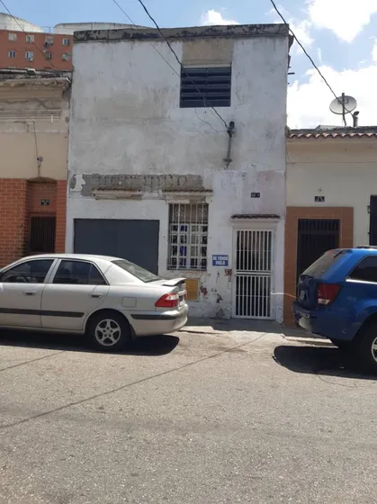 Casa En Venta Con Local Comercial Prado De María