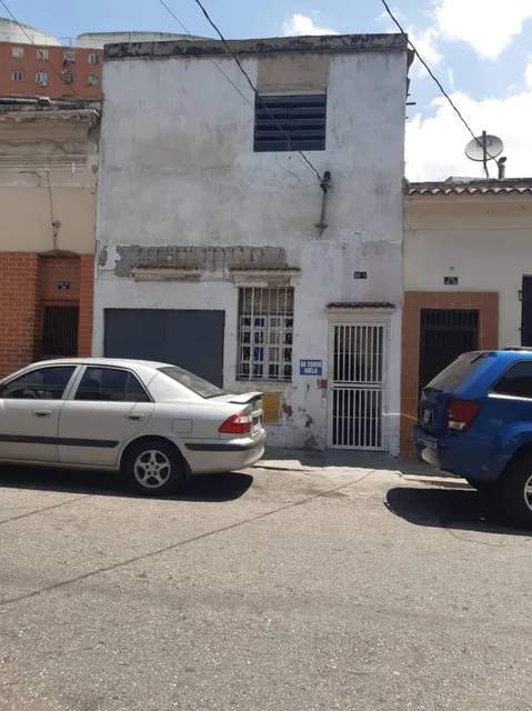 Casa En Venta Con Local Comercial Prado De María