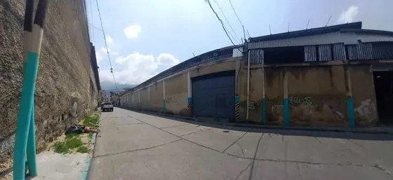 Galpón En Venta En Sector Industrial De Catia (altavista- Cútira) Ideal Para Fabricantes O Depósito