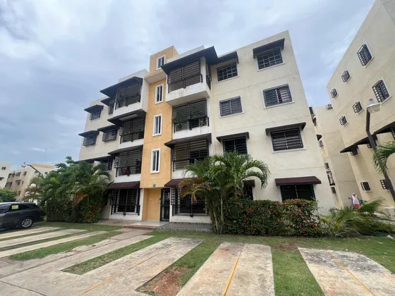 Alquilo Apartamento 4to Nivel Residencial Labrador
