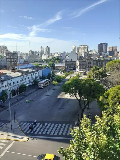 Venta Imperdible Departamento Con Excelente Vista A Todo Once, Luminoso - Once