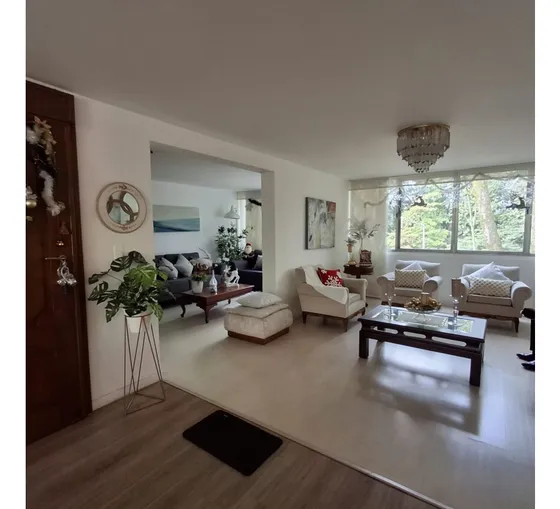 Venta De Apartamento En La Aguacatala, Poblado