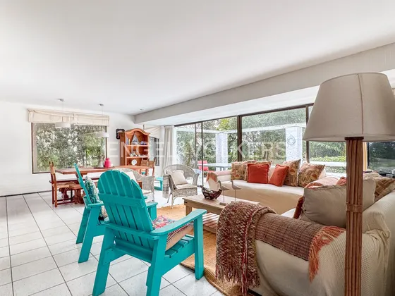 Casa Orilla Cancha Para Remodelar En Marbella