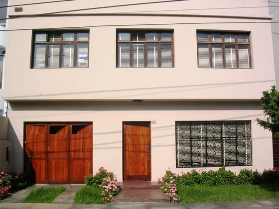 Miraflores Habitacion Amoblada 25 Mt Puerta Calle