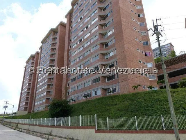 Se Vende Apartamento Remodelado En Parque Caiza 25-19745 Le