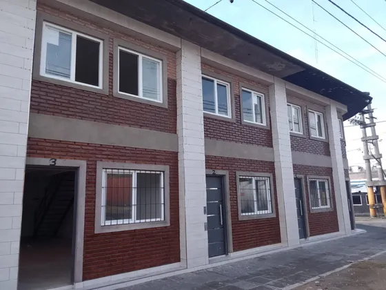 Alquiler Dúplex 2 Dormitorios Los Polvorines Con Cochera