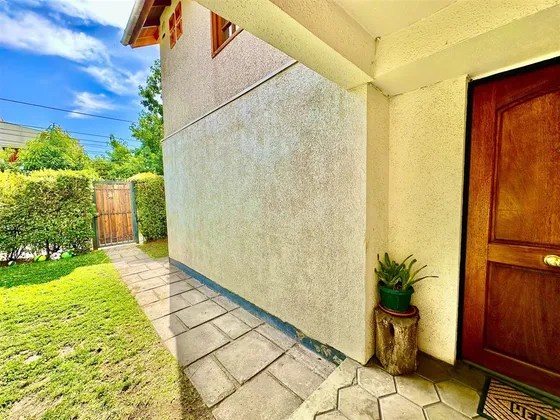 Casa En Venta De 4 Dorm. En La Reina