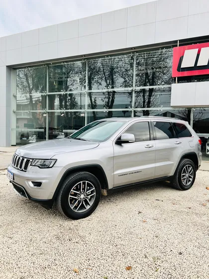 Jeep Grand Cherokee 3.6 Limited 286hp Techo + Llantas 18